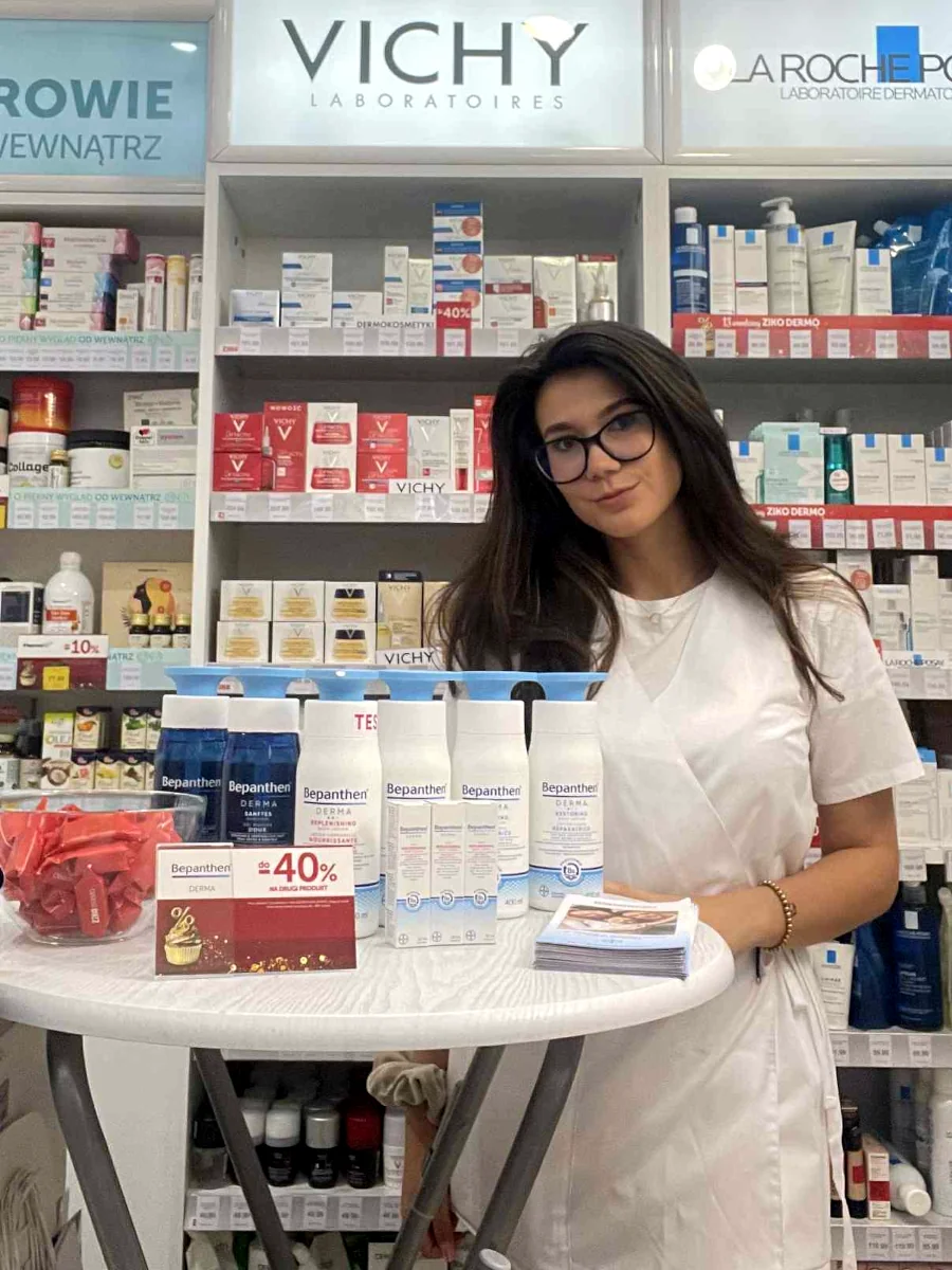 dermokonsultantka dermokosmetyki Bayer